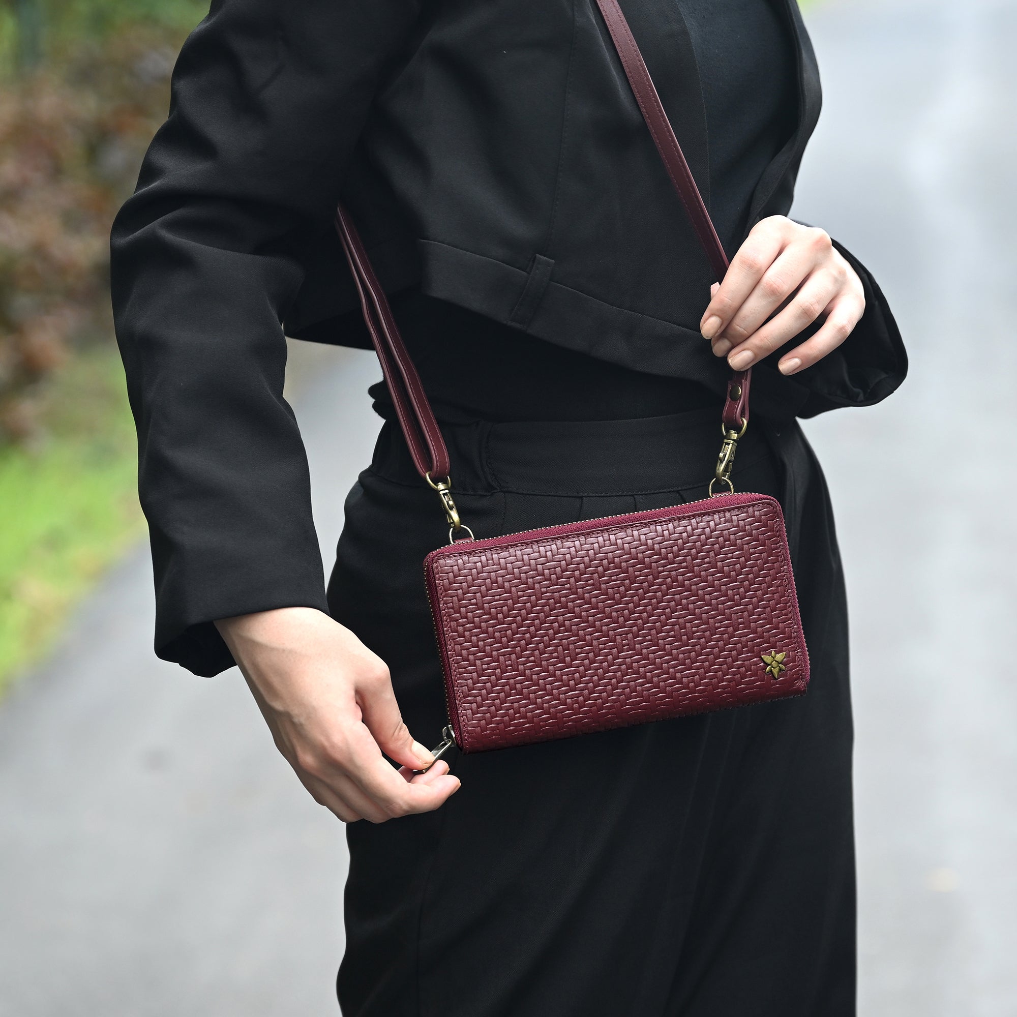 Heritage Leather Crossbody Organizer - 1932