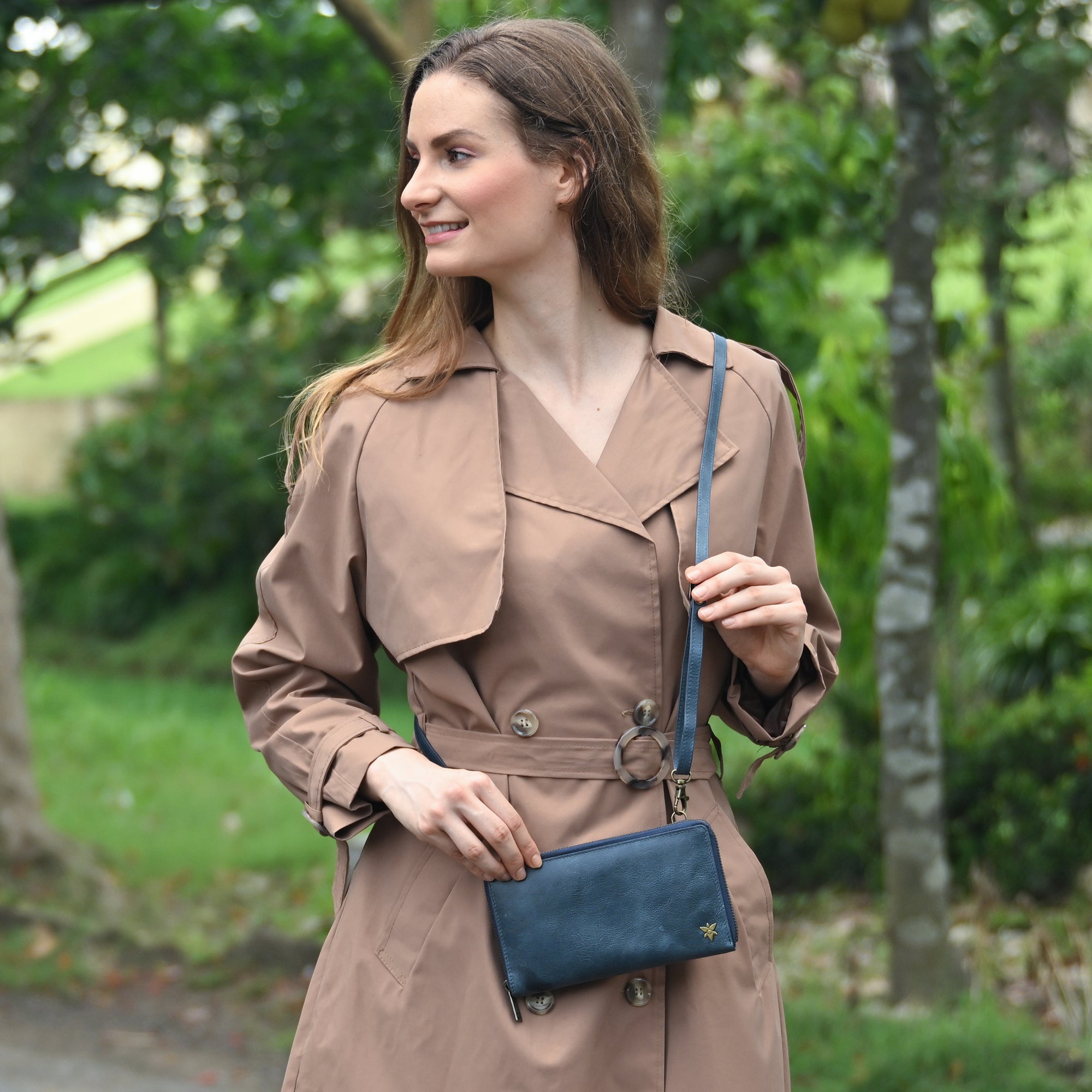 Heritage Leather Crossbody Organizer - 1932