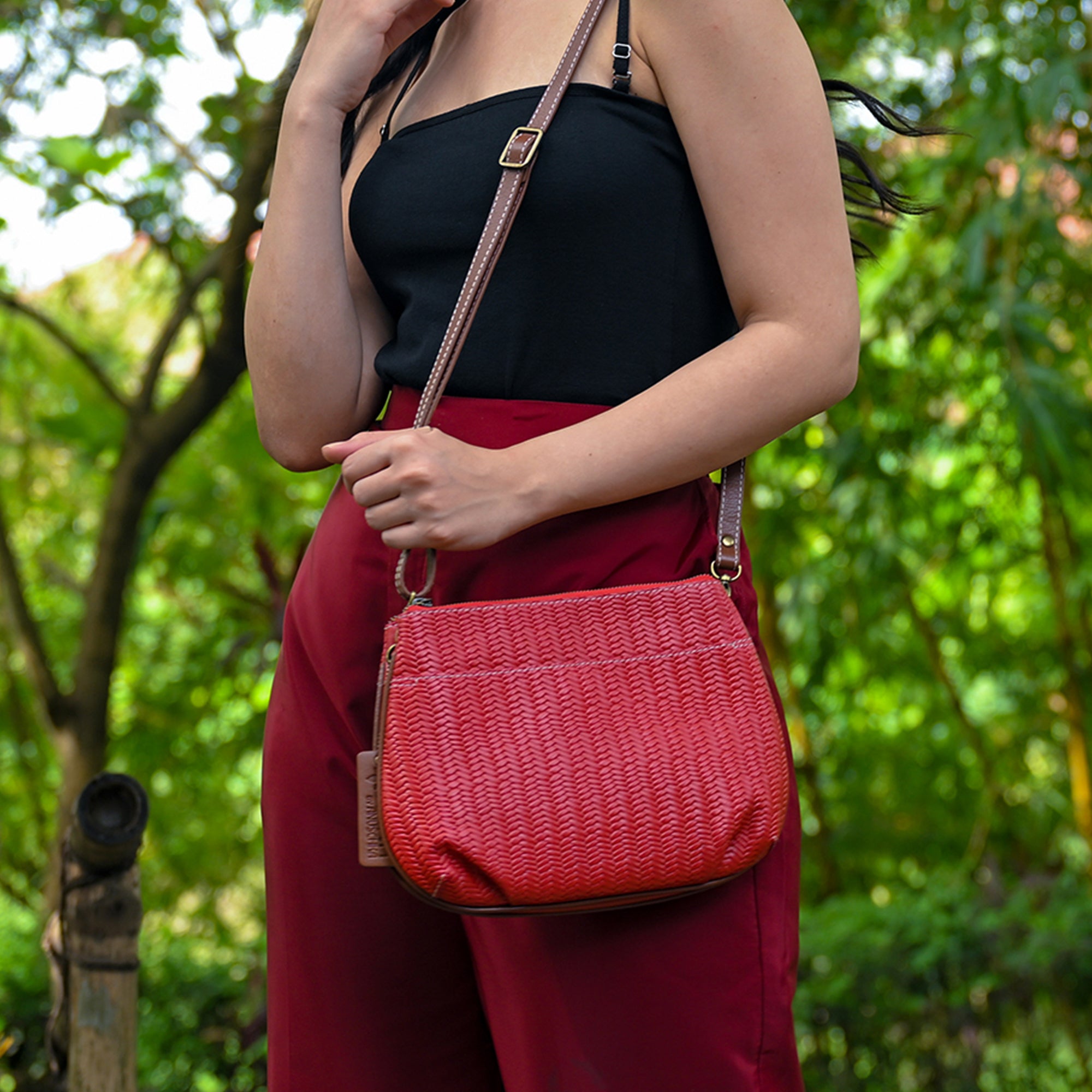 Small Multi compartment Crossbody - 8280