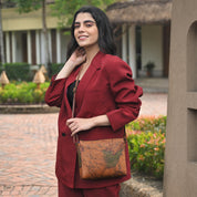 Heritage Leather Slim Medium Crossbody - 8334
