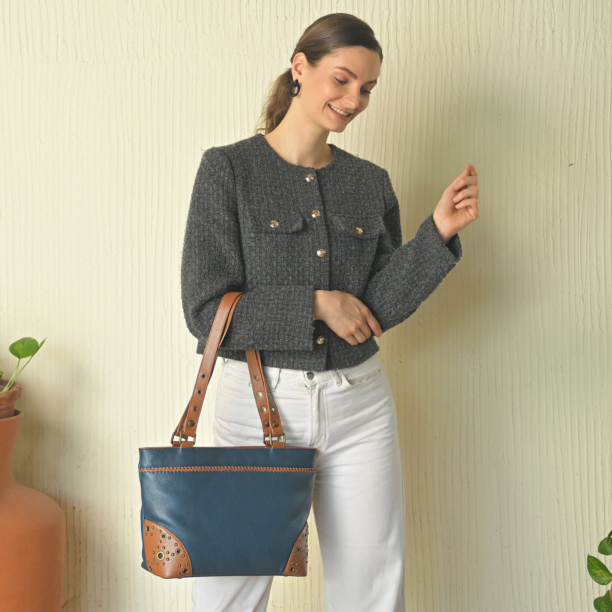 Heritage Leather Tote - 8444