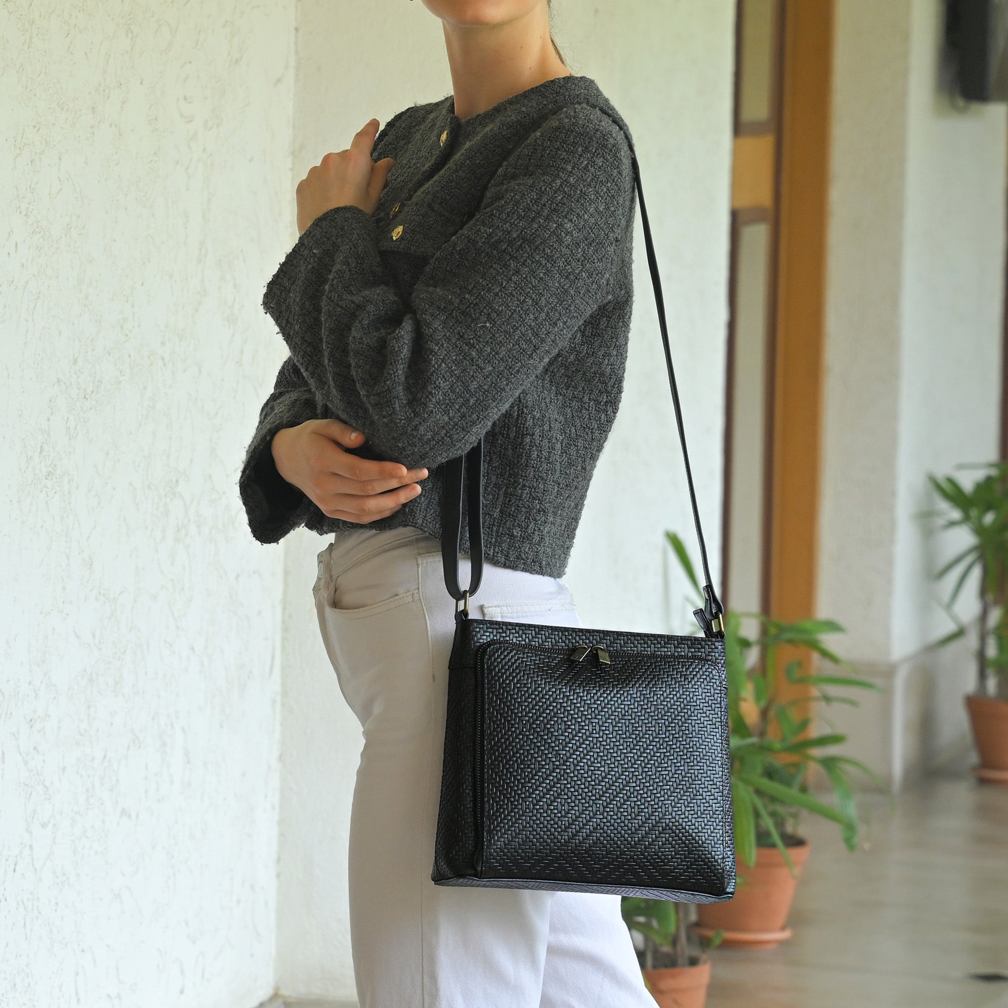 Heritage Leather Organizer Crossbody - 8593